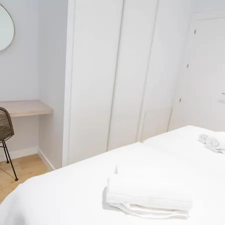 Tuguest Gran Via Apartman *